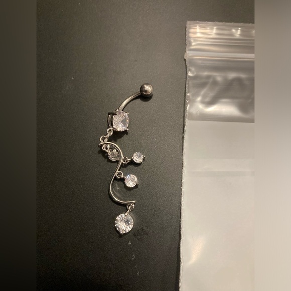 Belly button ring. Dangle style. Brand new in bag. See pictures for All details - Picture 2 of 2